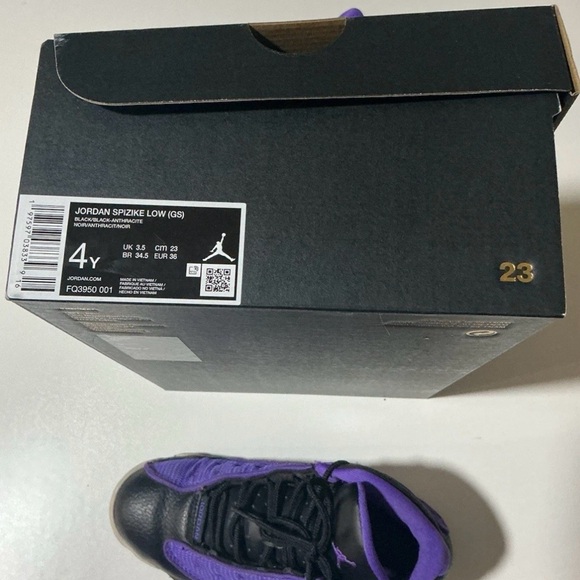 Jordan Kids Shoes Black and Purple - Picture 6 of 11